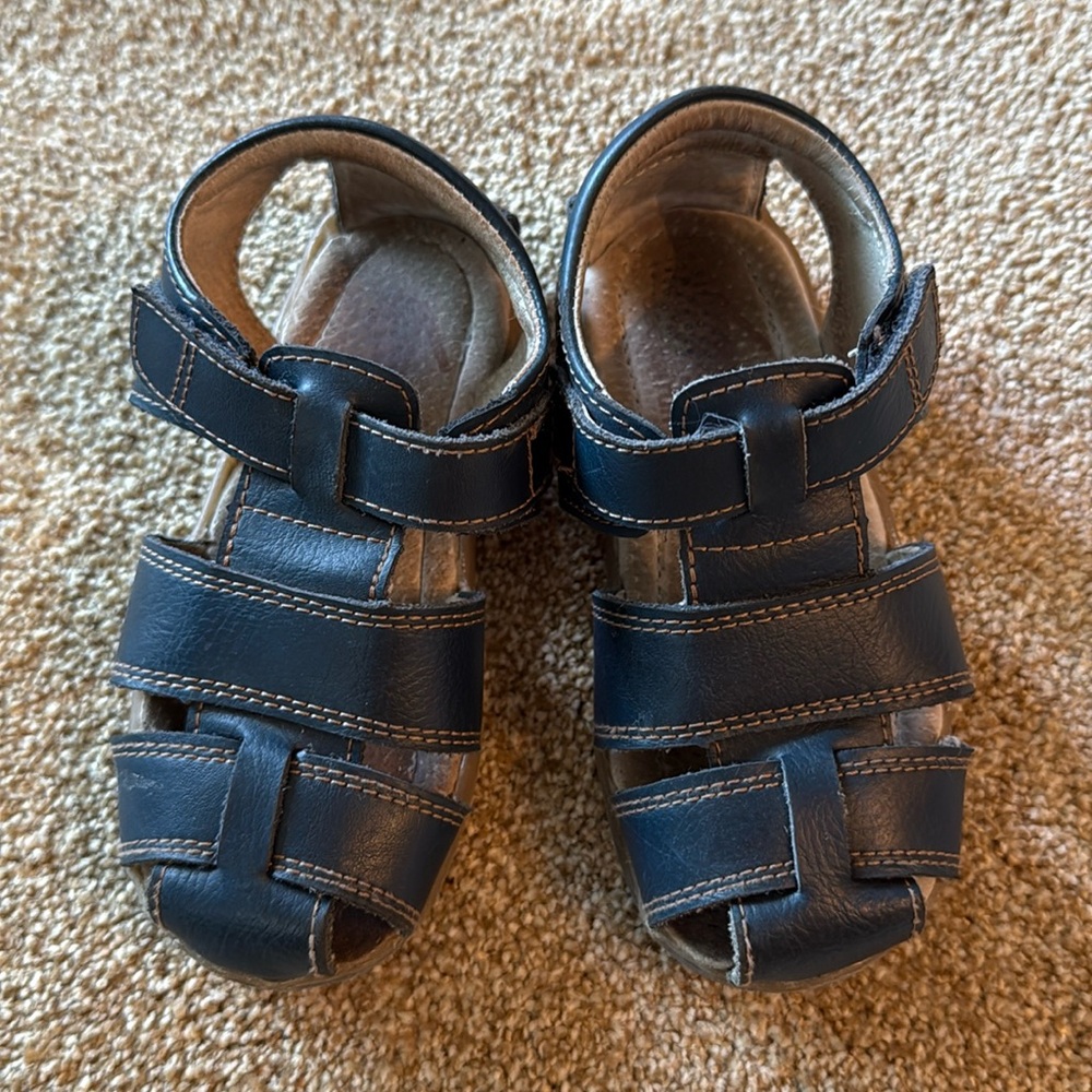 See Kai Run navy leather Blue Kids Sandals 9.5